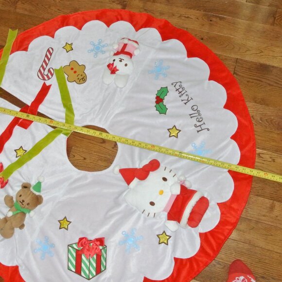 HELLO KITTY Vintage Christmas Tree Skirt - Picture 5 of 8